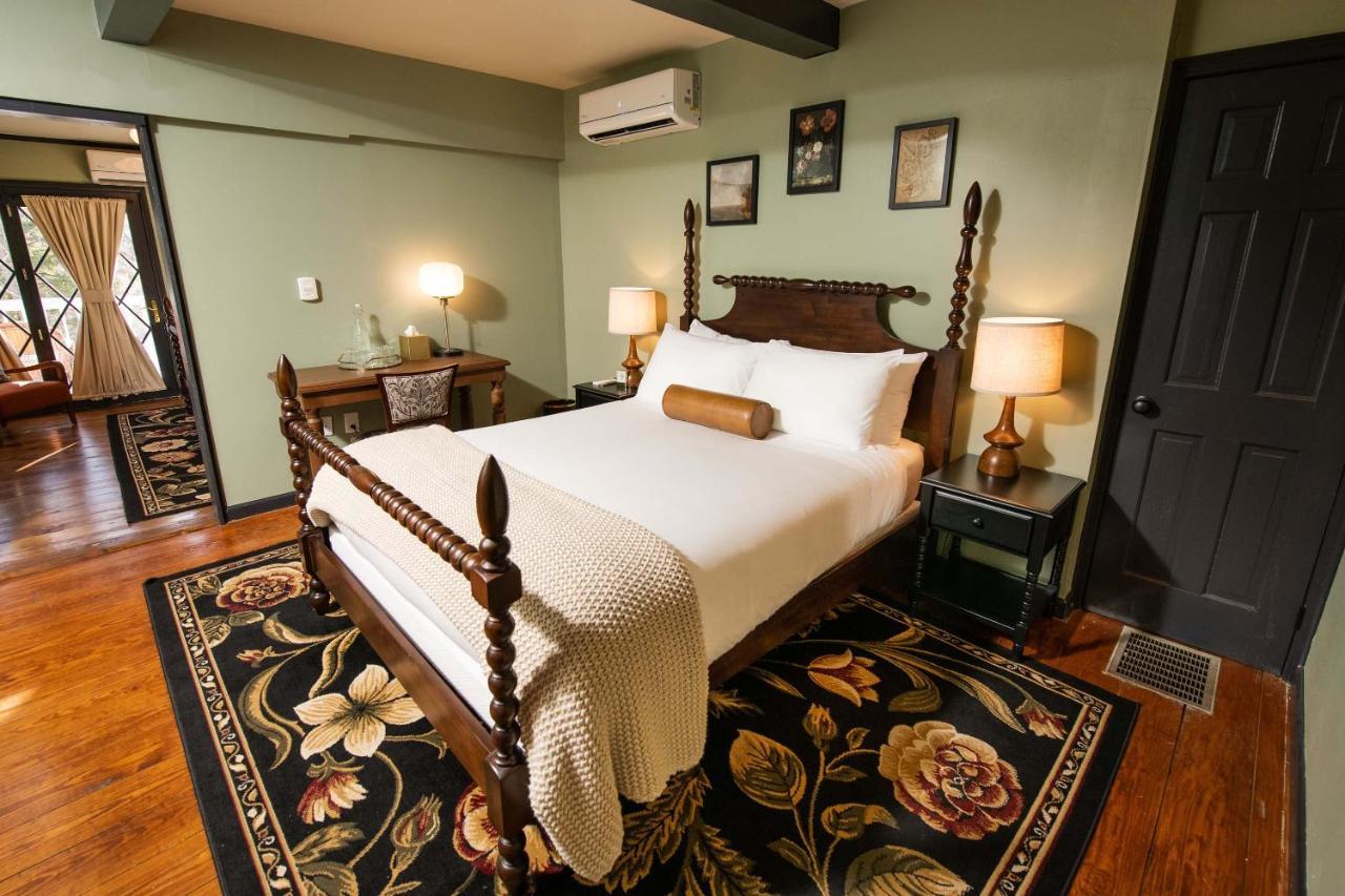 The Constance By The Lenox Collection Hotel Екстериор снимка