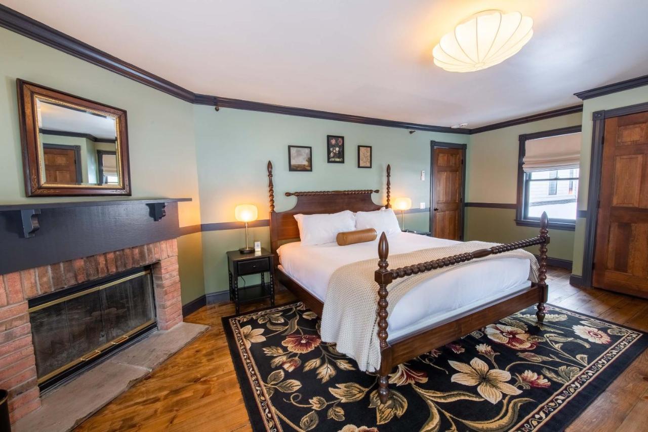 The Constance By The Lenox Collection Hotel Екстериор снимка