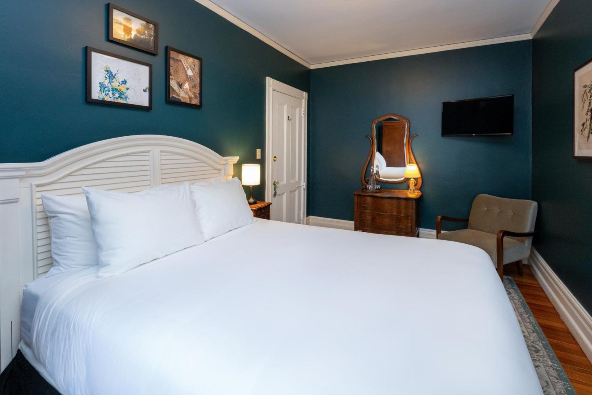 The Constance By The Lenox Collection Hotel Екстериор снимка