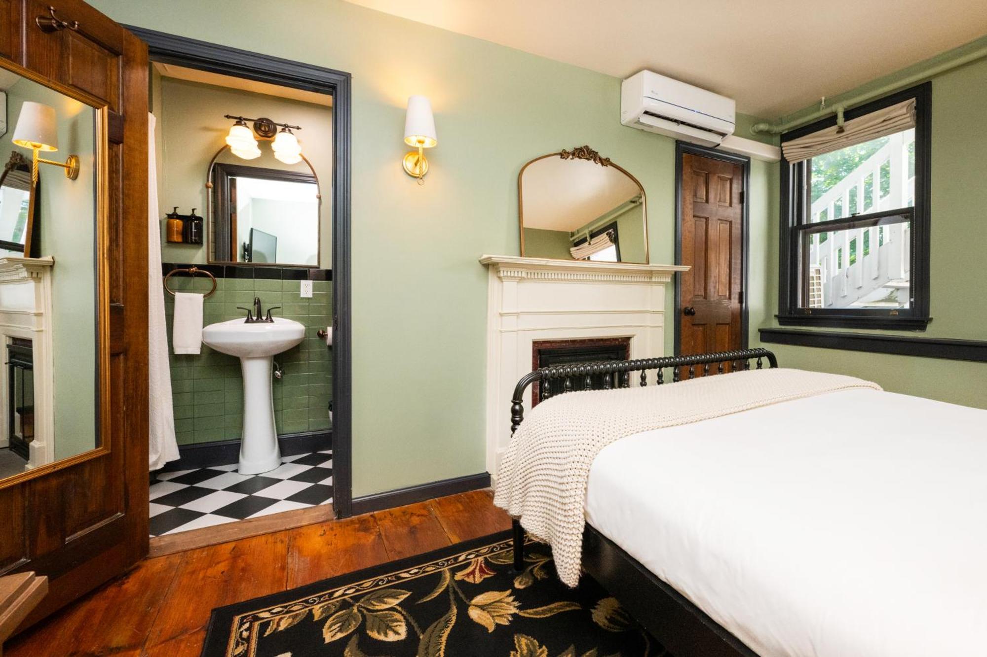 The Constance By The Lenox Collection Hotel Екстериор снимка