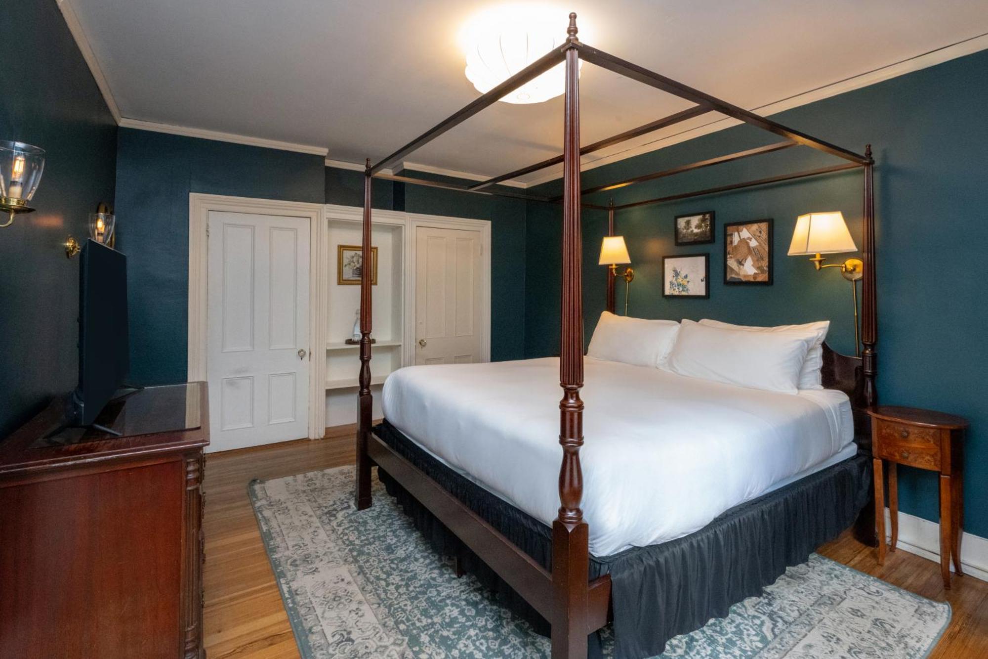 The Constance By The Lenox Collection Hotel Екстериор снимка
