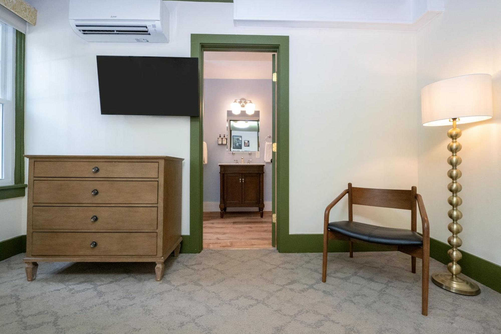 The Constance By The Lenox Collection Hotel Екстериор снимка