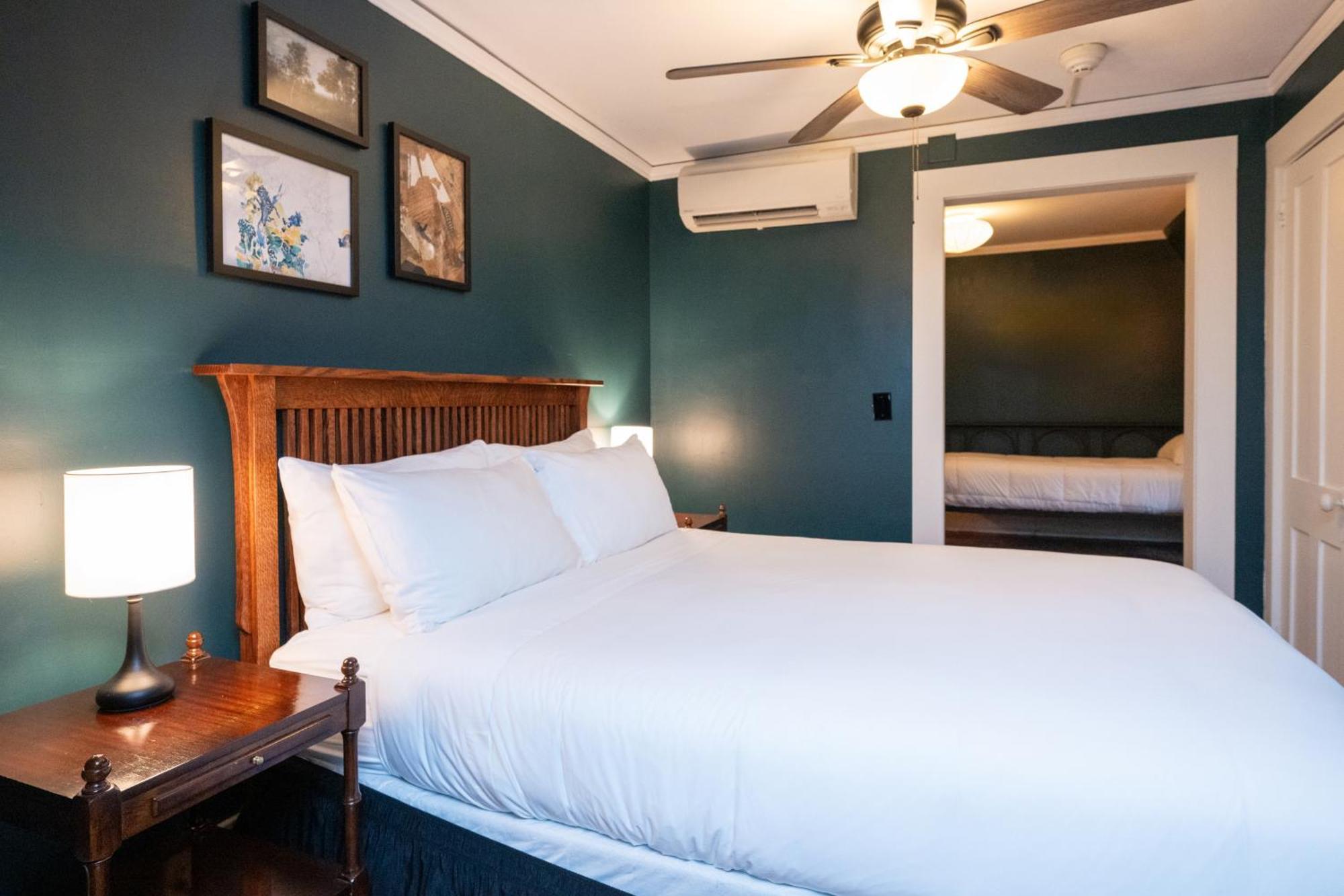 The Constance By The Lenox Collection Hotel Екстериор снимка