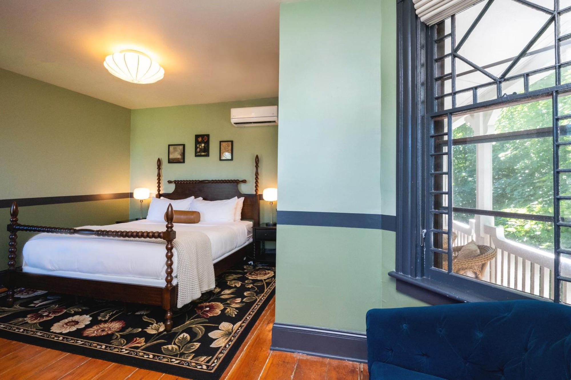 The Constance By The Lenox Collection Hotel Екстериор снимка