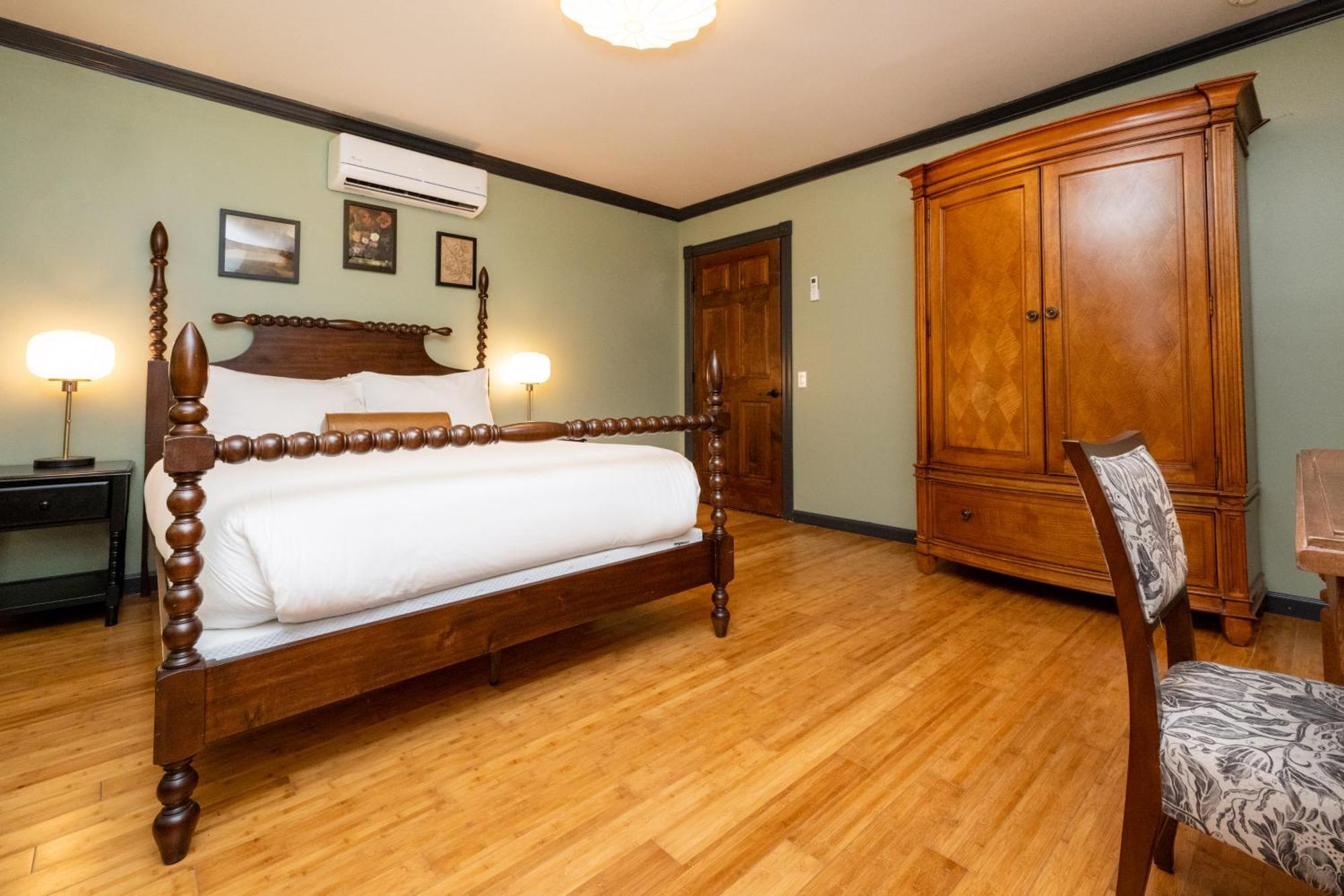 The Constance By The Lenox Collection Hotel Екстериор снимка